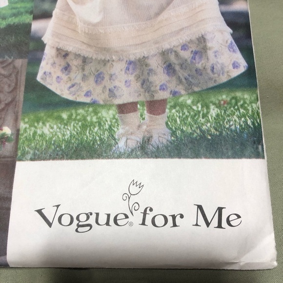 Vintage Vogue for me 9621- size and 6-6x dress and pinafore pattern. 3 styles! - Picture 2 of 7